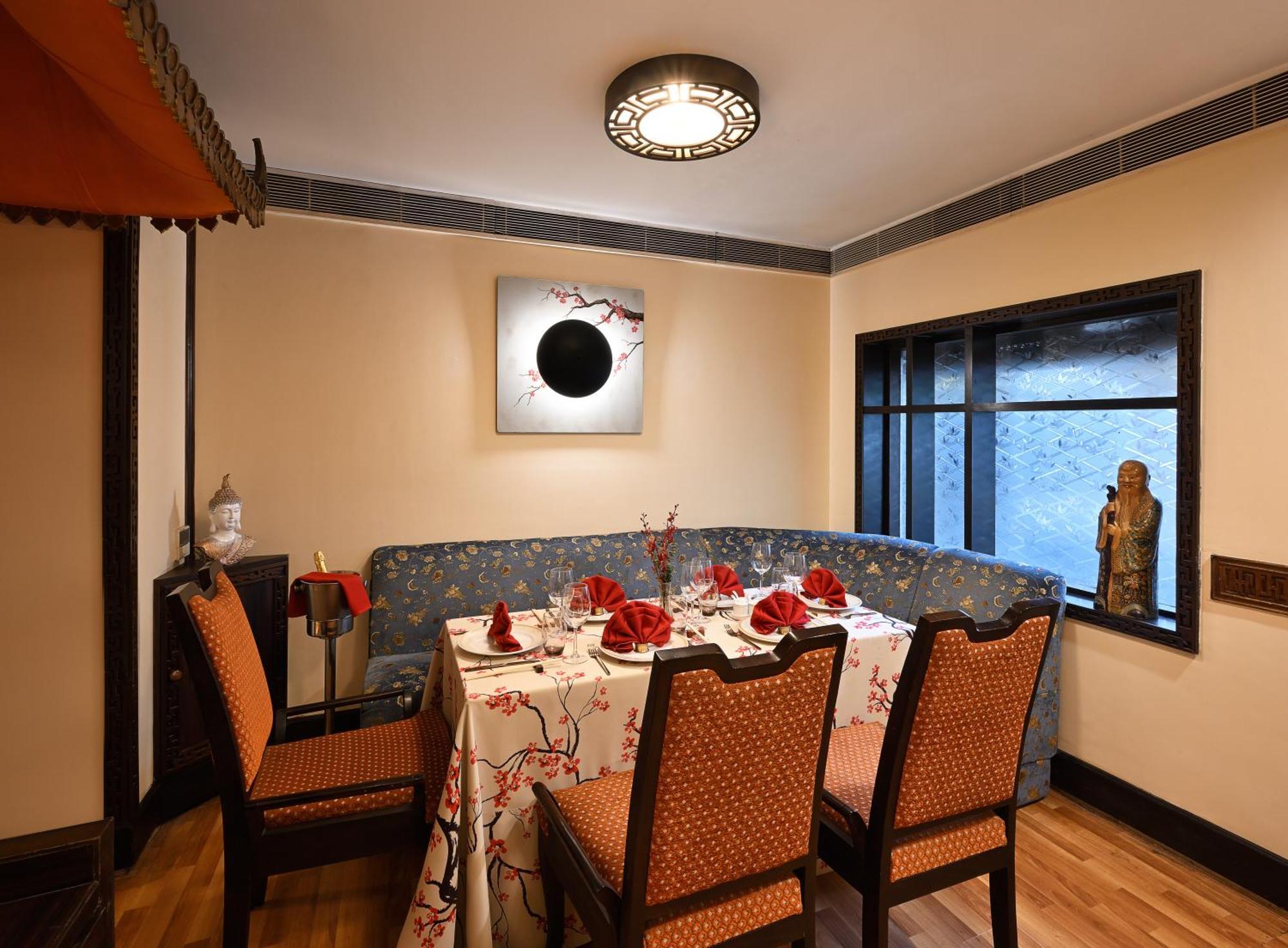 Ambassador, New Delhi - Ihcl Seleqtions Hotel Ngoại thất bức ảnh A restaurant in Tokyo