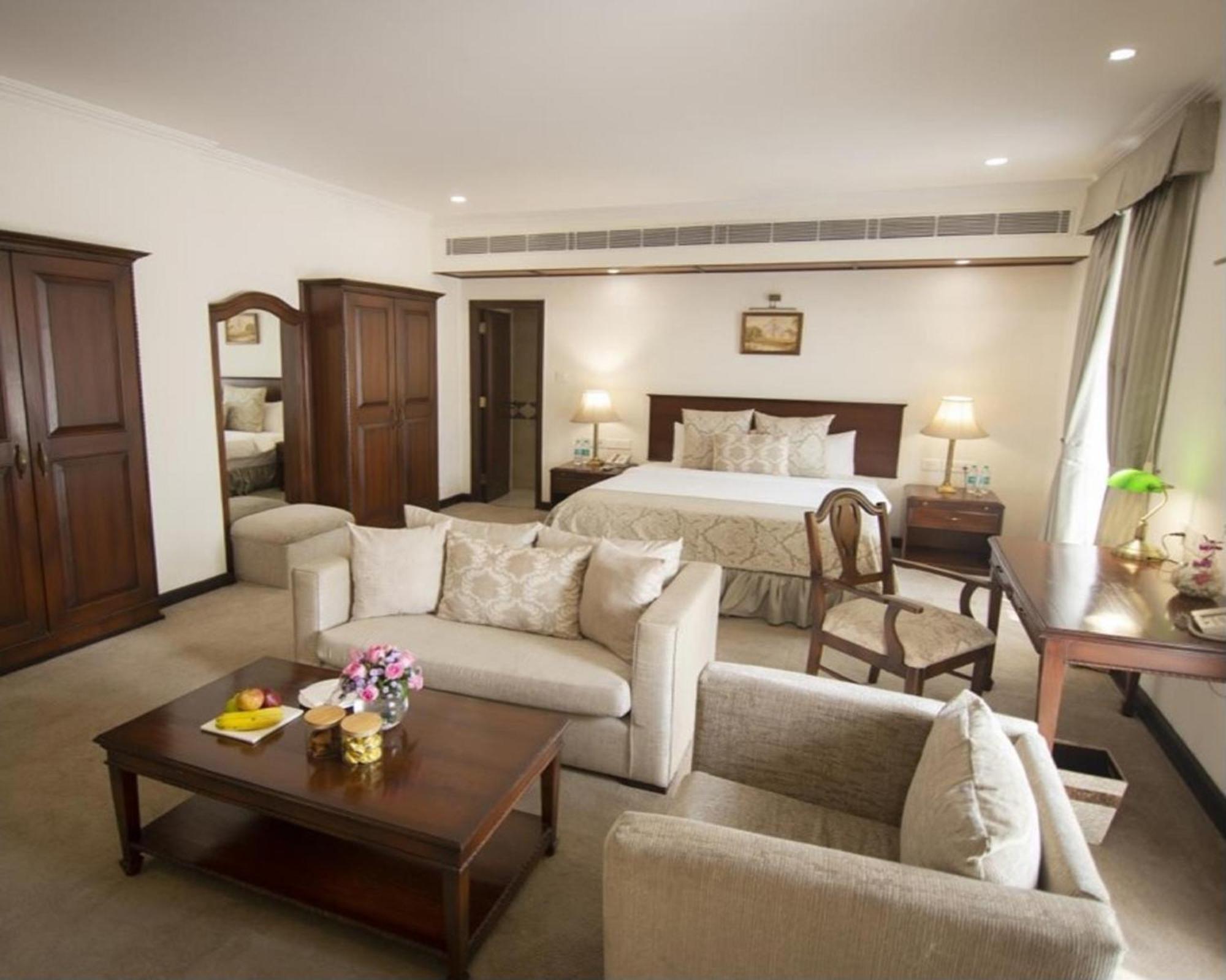 Ambassador, New Delhi - Ihcl Seleqtions Hotel Ngoại thất bức ảnh A suite at the Taj Bengal