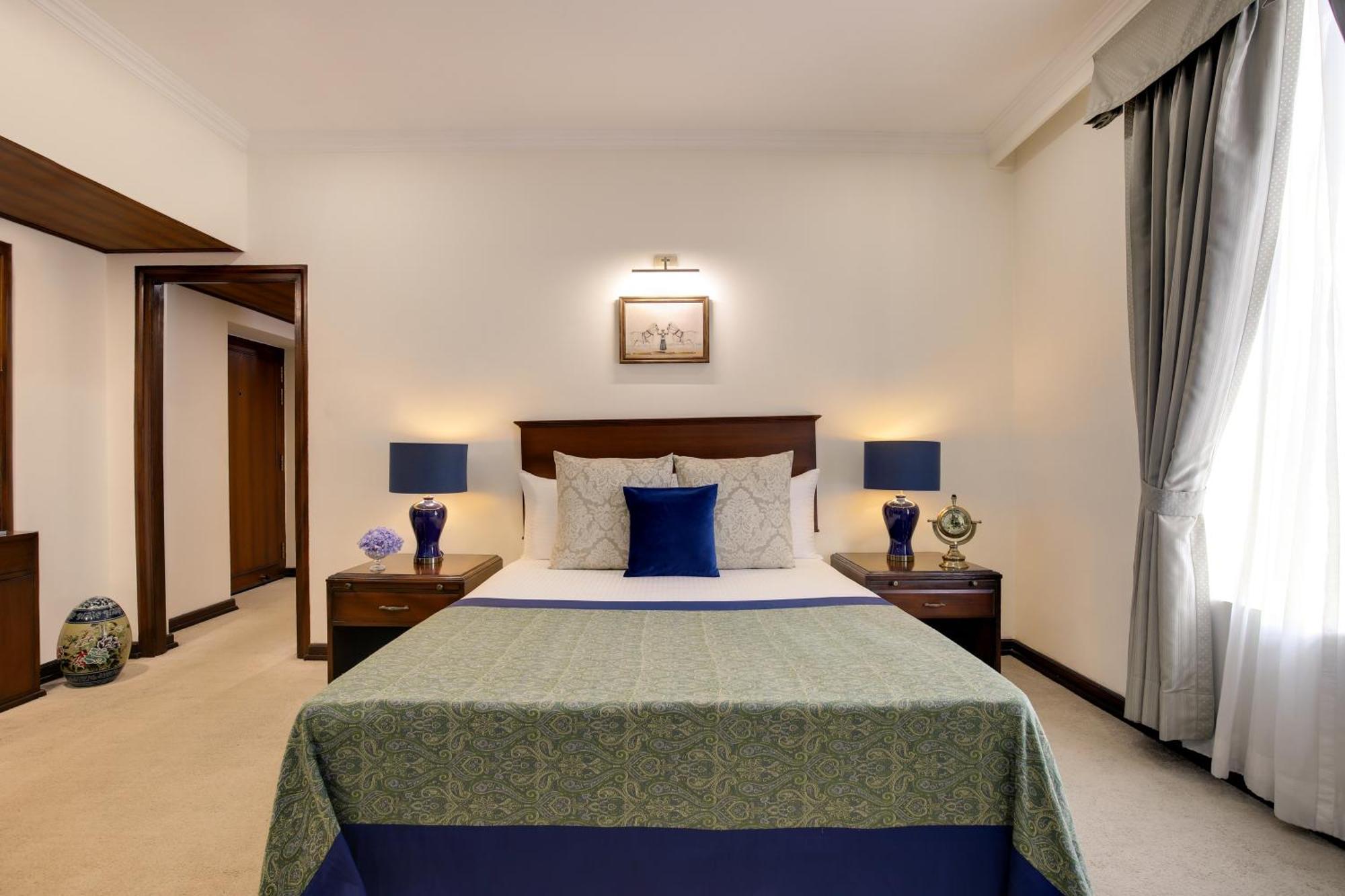 Ambassador, New Delhi - Ihcl Seleqtions Hotel Ngoại thất bức ảnh A bedroom at the Taj Bengal