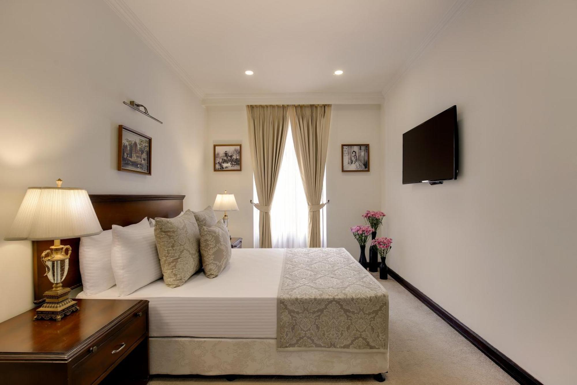 Ambassador, New Delhi - Ihcl Seleqtions Hotel Ngoại thất bức ảnh A bedroom at the hotel
